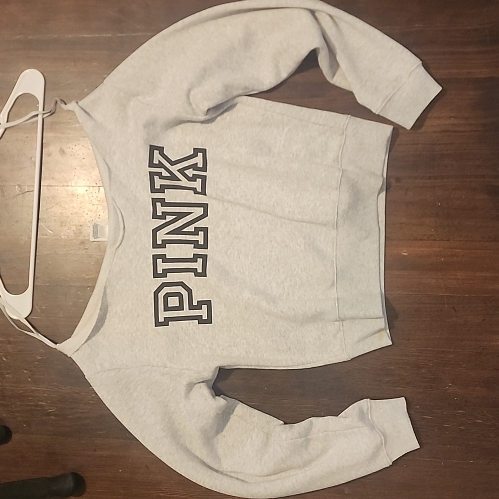 Off the shoulder crewneck